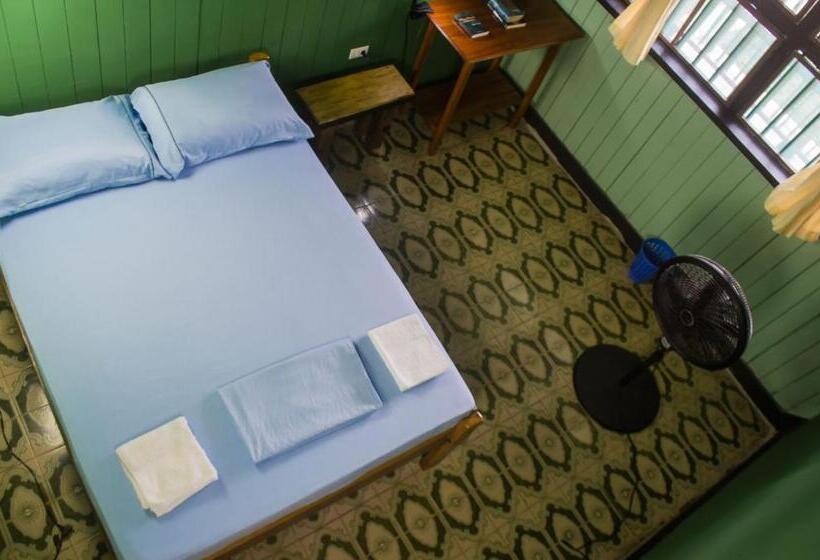 تختخواب و صبحانه Hostel Casa De Las Palmas Tours