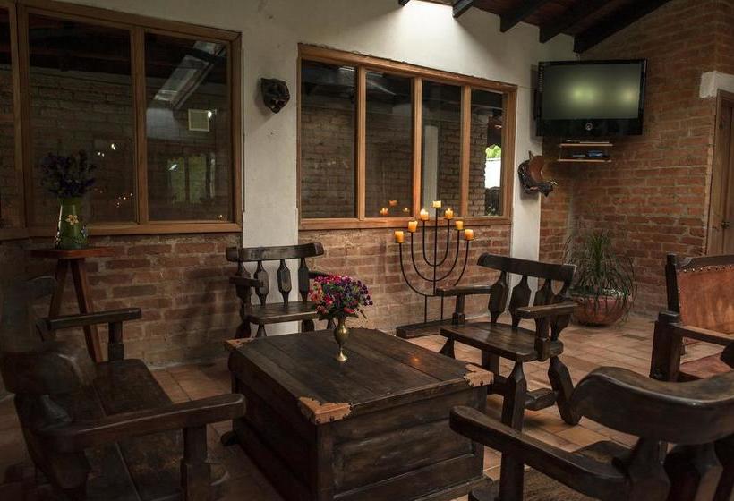 هتل Rancho San Antonio