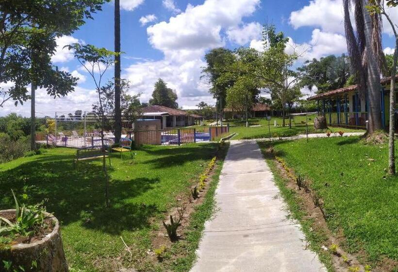 هتل Campestre Los Nogales