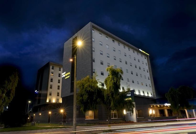 فندق City Express Junior By Marriott Bogota Aeropuerto