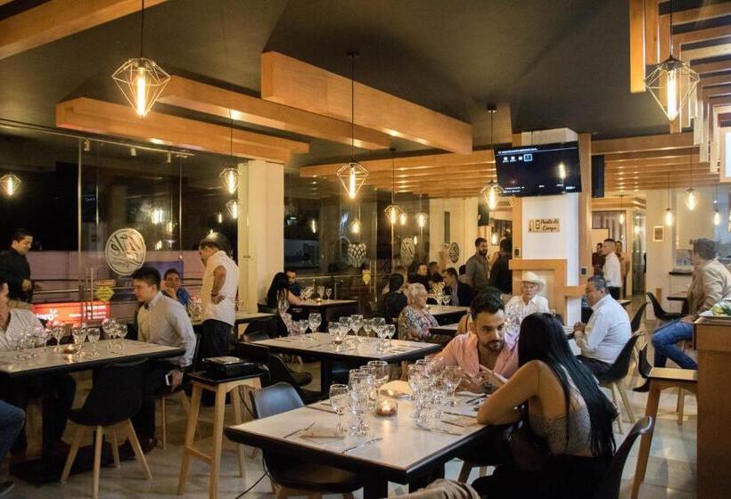 בית מלון כפרי Guaitipan Plaza