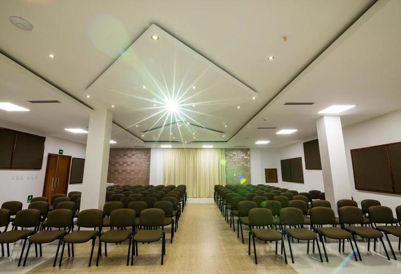 هتل Parque Del Sol