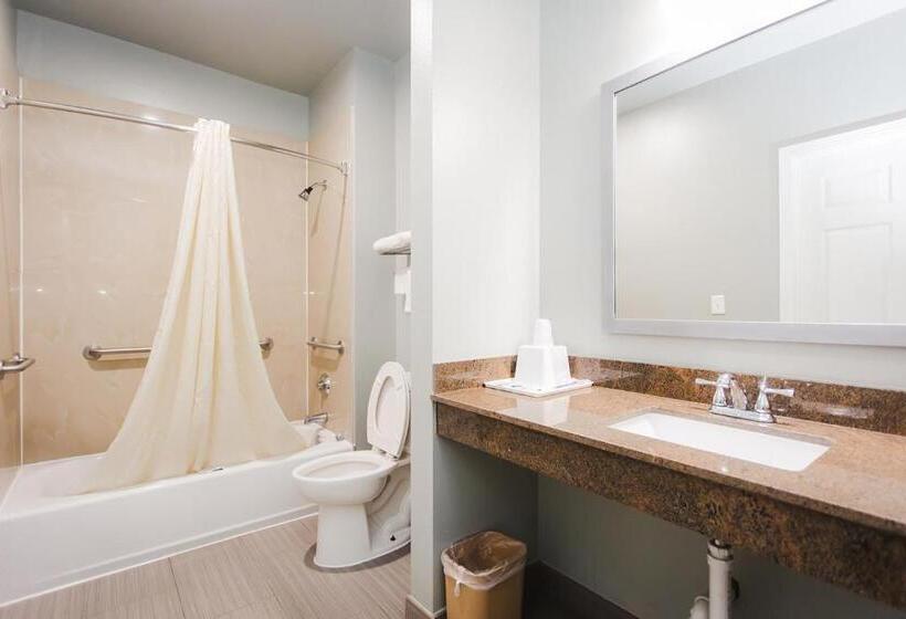 מוטל Econo Lodge Inn & Suites