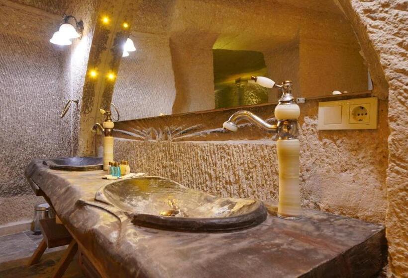 هاستل Shoestring Cave House