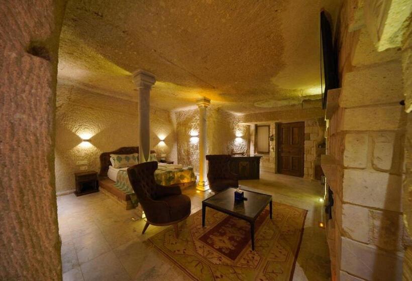 هاستل Shoestring Cave House