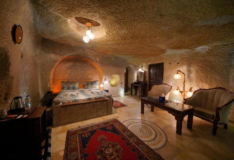 هاستل Shoestring Cave House
