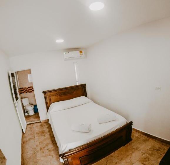 هاستل The Rock House Eco