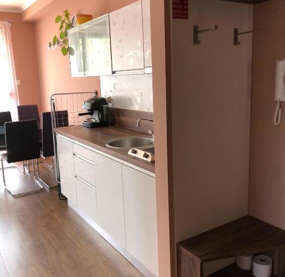 Dorina Wellness Apartman