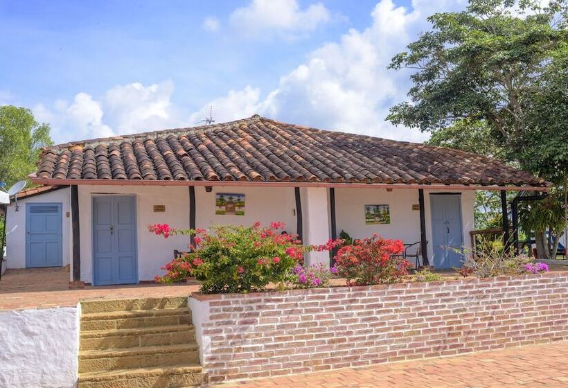 هتل Campestre El Santuario