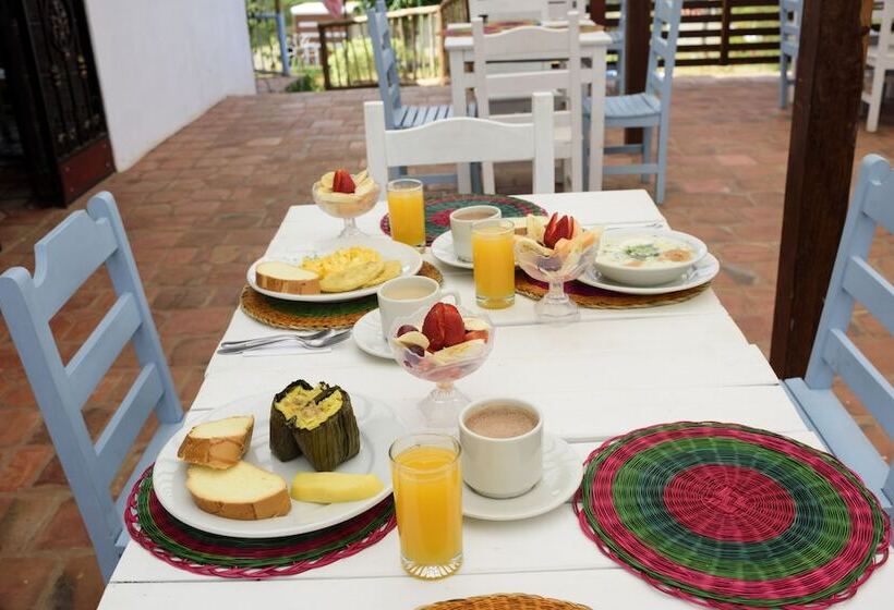 هتل Campestre El Santuario