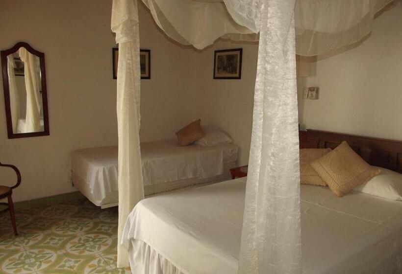 هتل Casa Belle Epoque