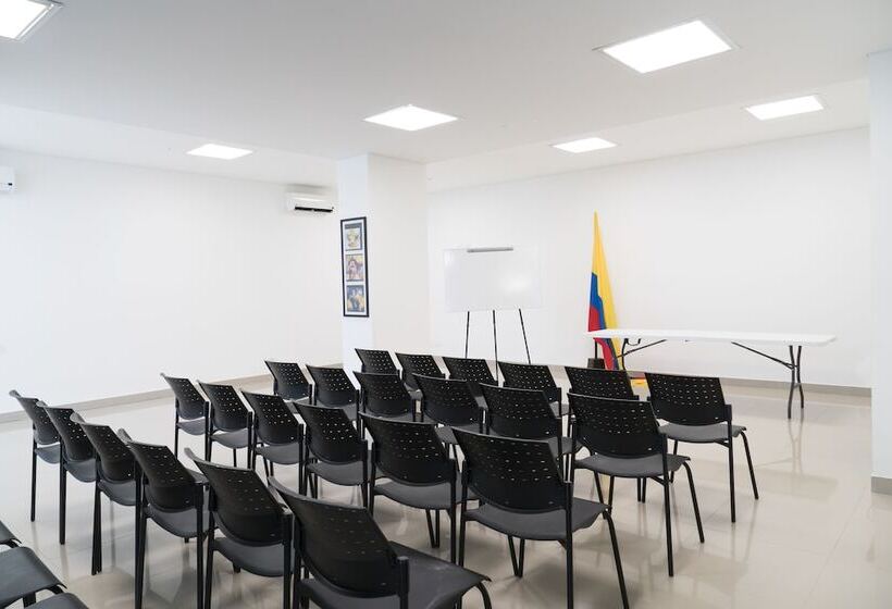 هتل Cinco Monteria