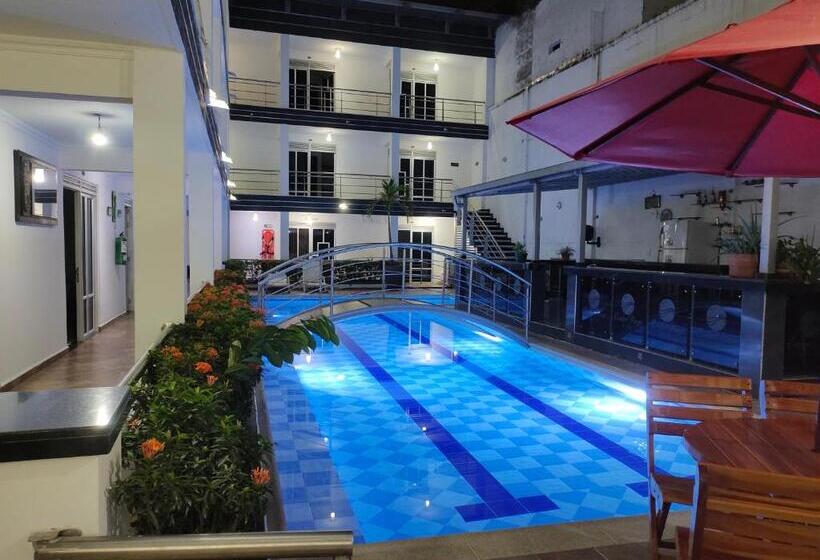 هتل Confort Plaza