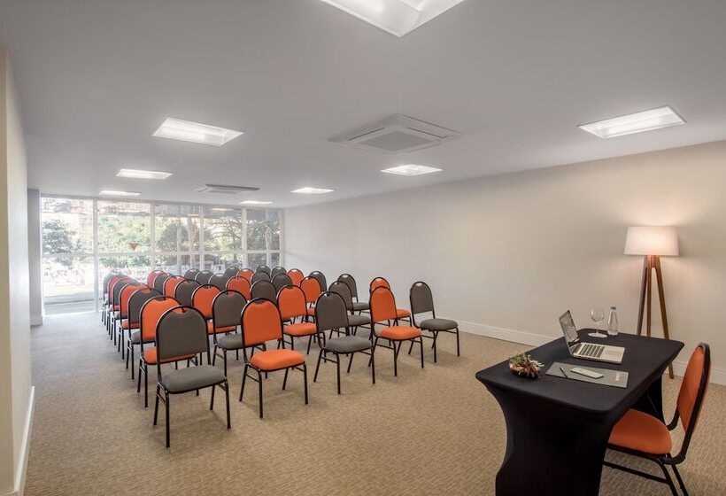 ホテル Intercity Cidade Baixa