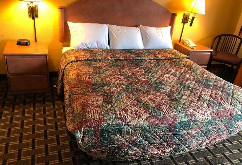 فندق University Inn And Suites