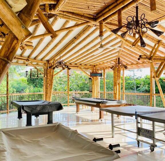 هتل West California