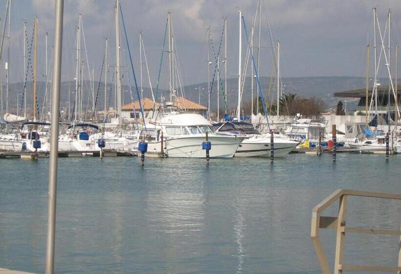 住宿加早餐  Gite Villa Lou Félibre