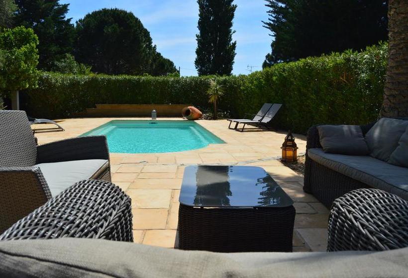 تختخواب و صبحانه Mas Lou Souleil