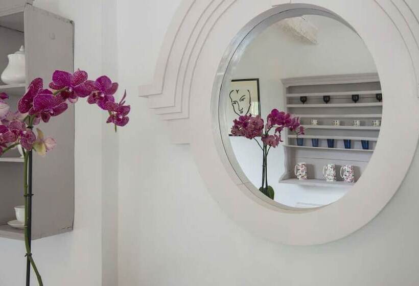 تختخواب و صبحانه Une Maison à Saint Paul De Vence