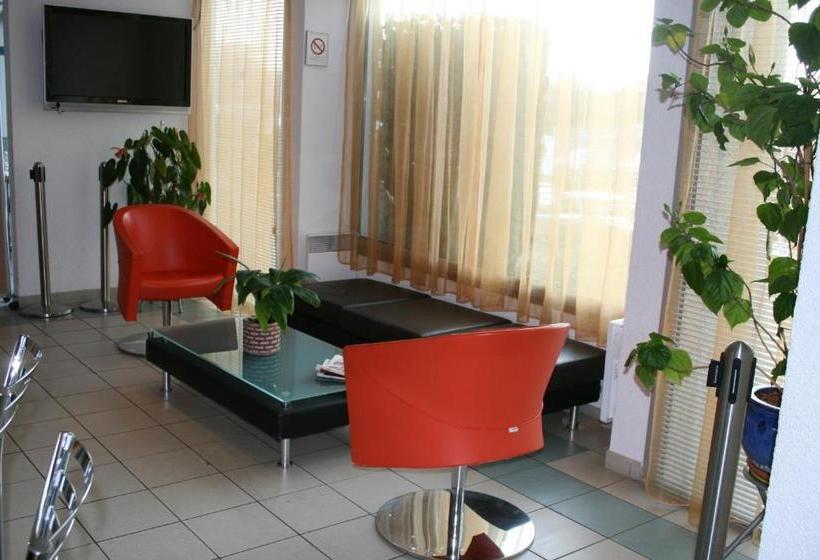 Отель Ibis Budget Thiers