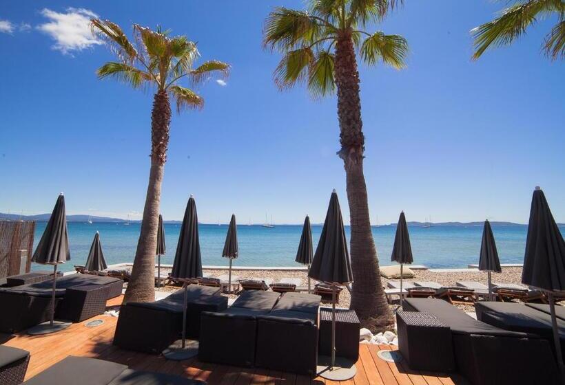 هتل Hôtel Bor