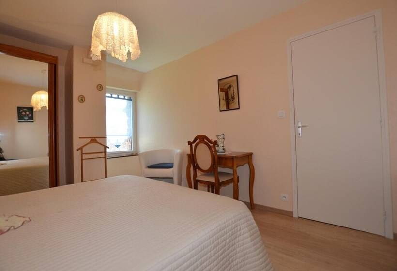 ベッドアンドブレックファースト Chambres D Hôtes La Fontaine Garel