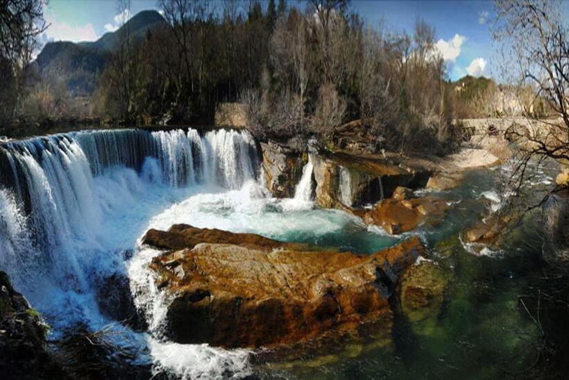 مبيت وإفطار La Maison Du Pont Vieux