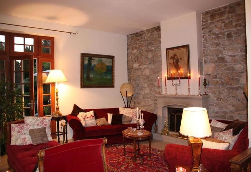 Bed and Breakfast Le Petit Chateau   Tiffauges Proche Puy Dufou