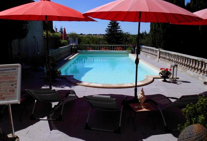 Bed and Breakfast Le Petit Chateau   Tiffauges Proche Puy Dufou