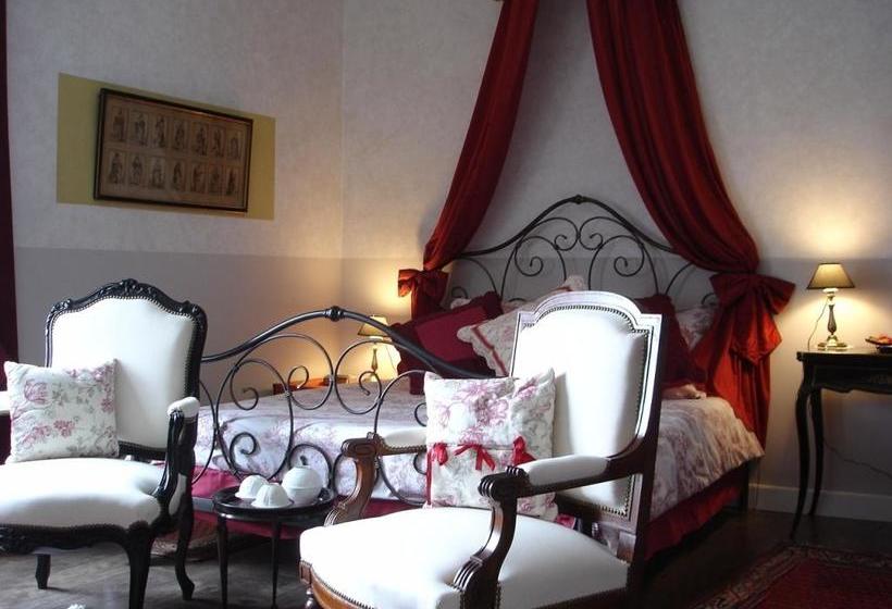Bed and Breakfast Le Petit Chateau   Tiffauges Proche Puy Dufou