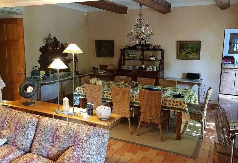 Bed and Breakfast Mas Du Caroubier Maison D Hotes