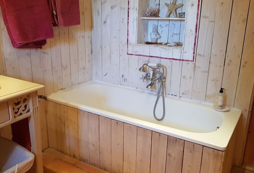 Bed and Breakfast Mas Du Caroubier Maison D Hotes