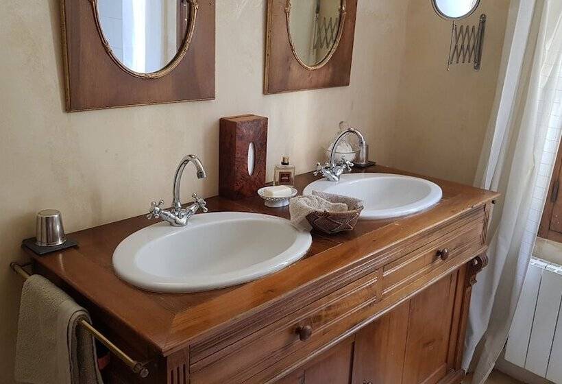 Bed and Breakfast Mas Du Caroubier Maison D Hotes