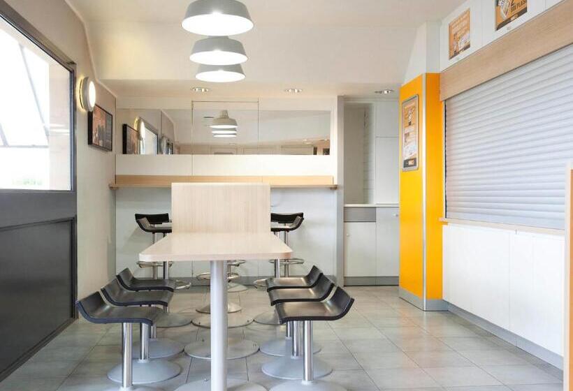 호텔 F1 Vesoul   En Cours De Rénovation