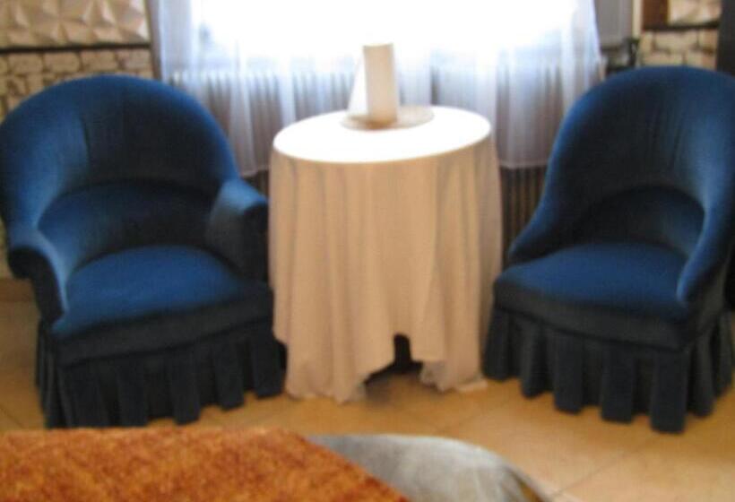 تختخواب و صبحانه Chambre D'hôtes Au Nid Du Thil