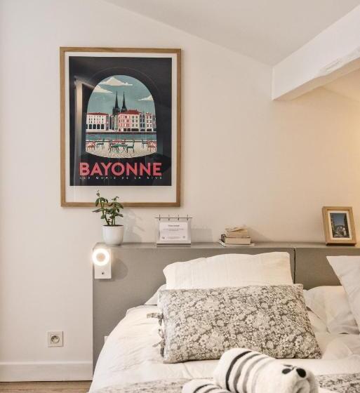 تختخواب و صبحانه Chambre D'hôtes Etchebri