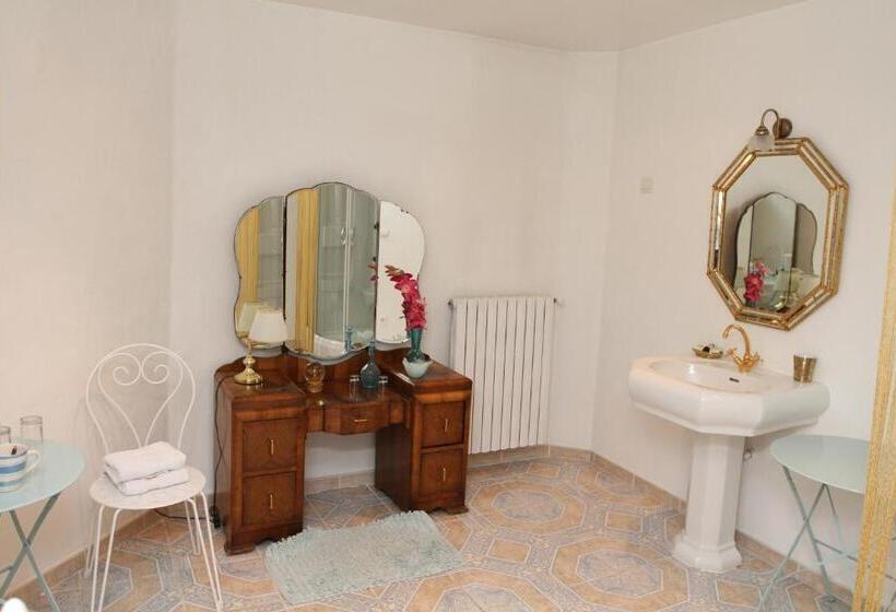 مبيت وإفطار Château Du Bois De La Noe