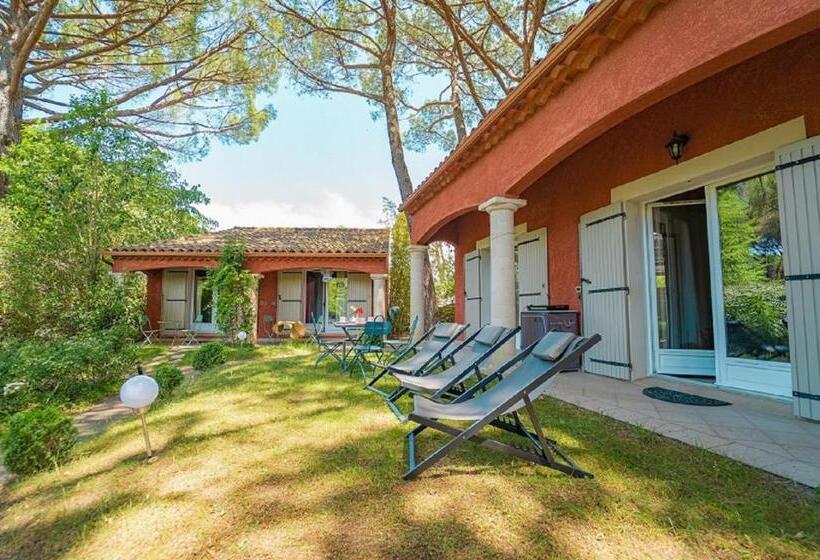 住宿加早餐  La Bastide Des Pins