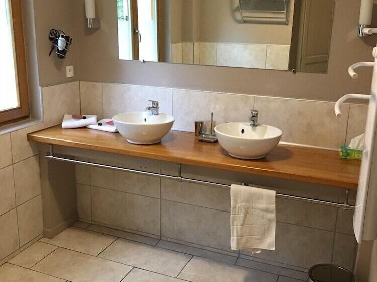 مبيت وإفطار La Forestière