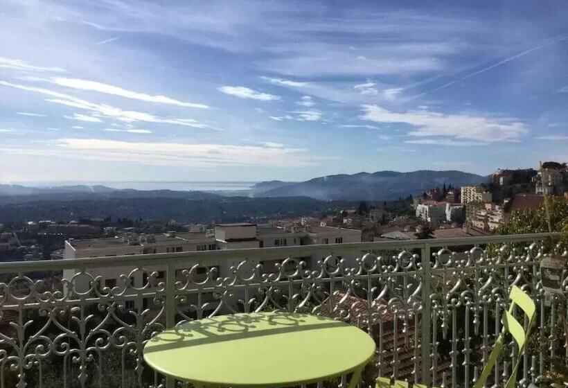 تختخواب و صبحانه Les Palmiers Grasse
