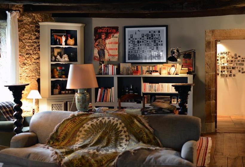 مبيت وإفطار Maison D'hôtes La Singulière