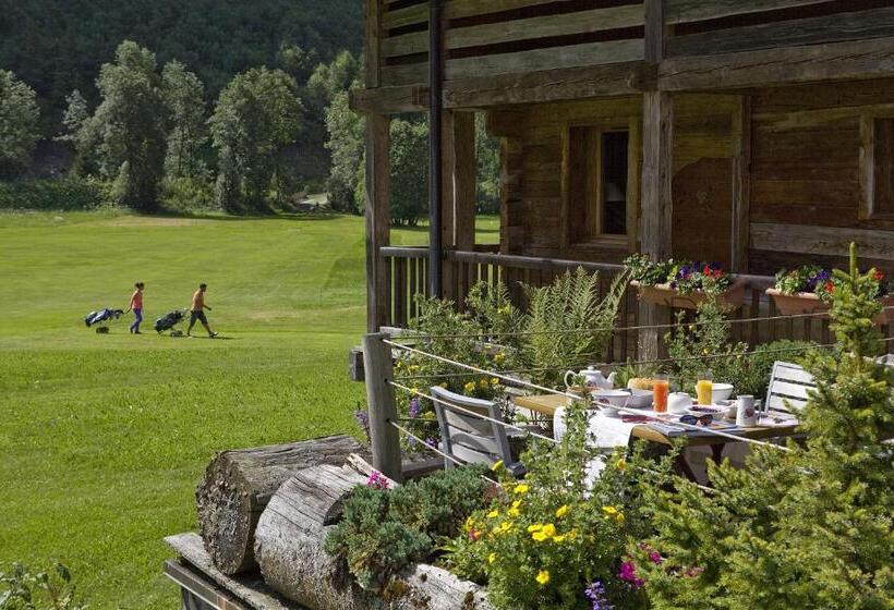 Отель Chalet Hôtel Les Fermes De Pierre & Anna