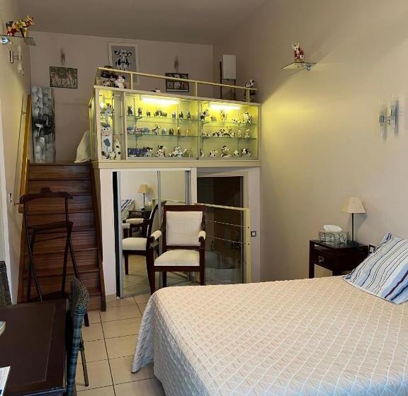 ホテル Hôtel Le Manoir Aux Vaches