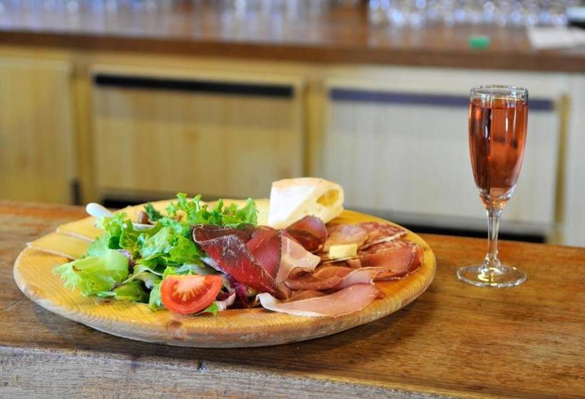 בית מלון כפרי Hôtel Le Mont Jorat