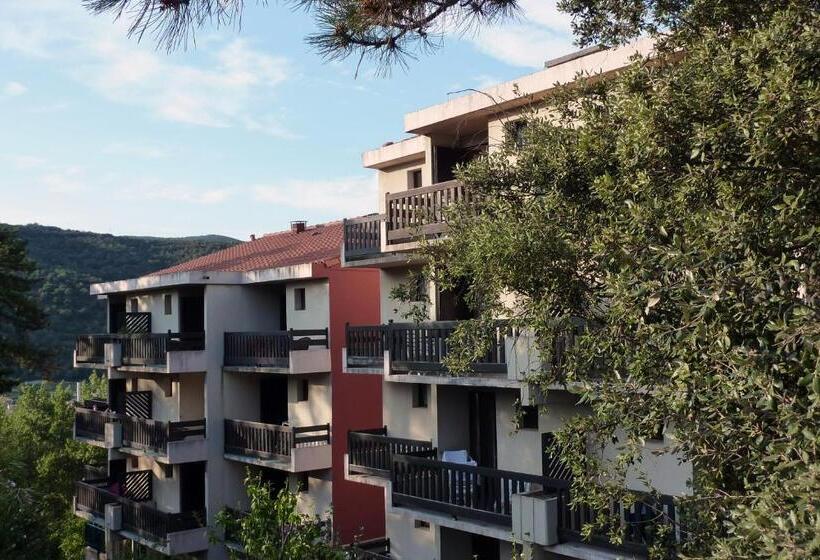 فندق La Pinède