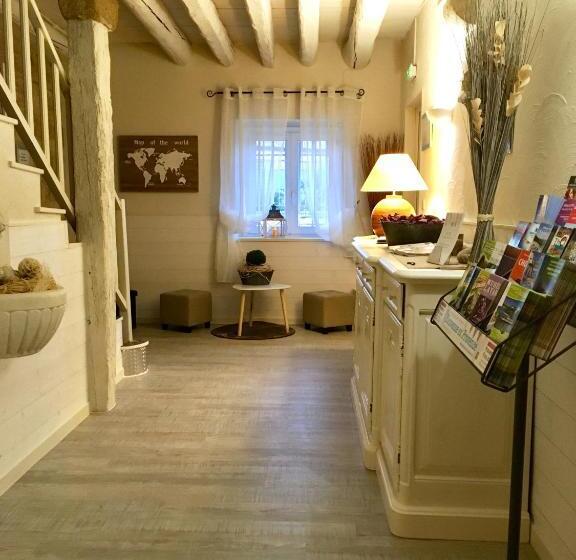 هاستل Logis Hotel L  Auberge D Uzes