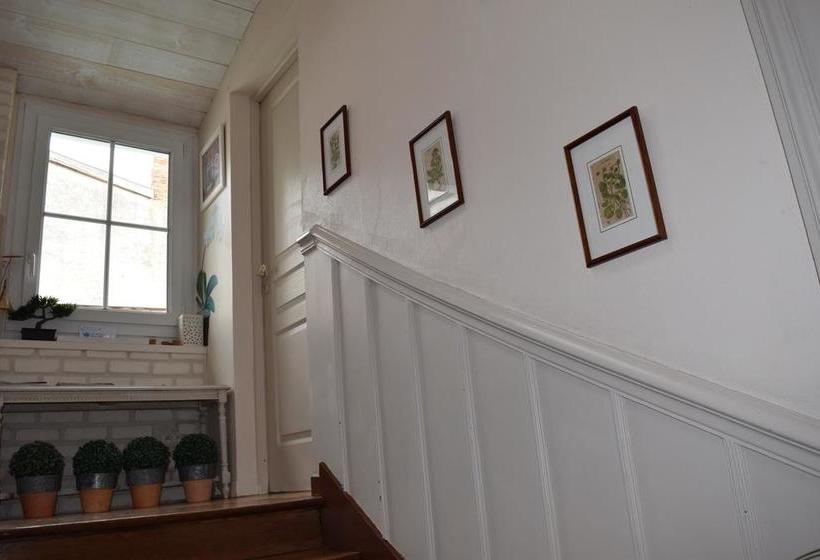 تختخواب و صبحانه La Maison De Marie Caroline