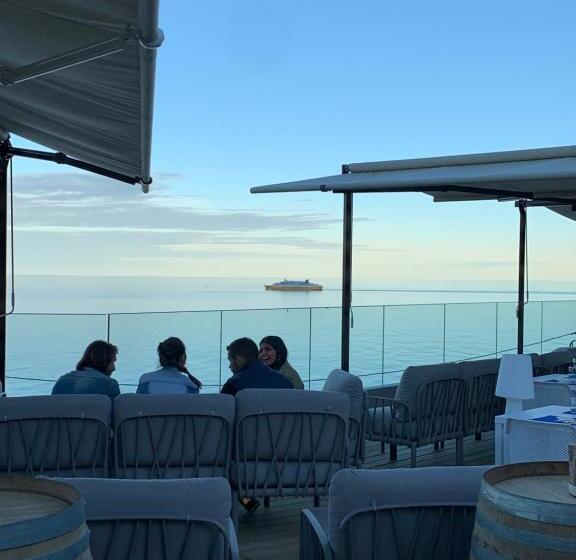 هتل Calavita Rooftop & Spa