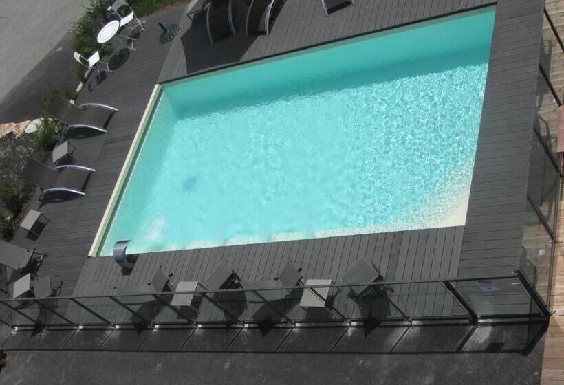 酒店 Hôtel Chalet Les Ecureuils Restaurant, Sauna & Spa Garage