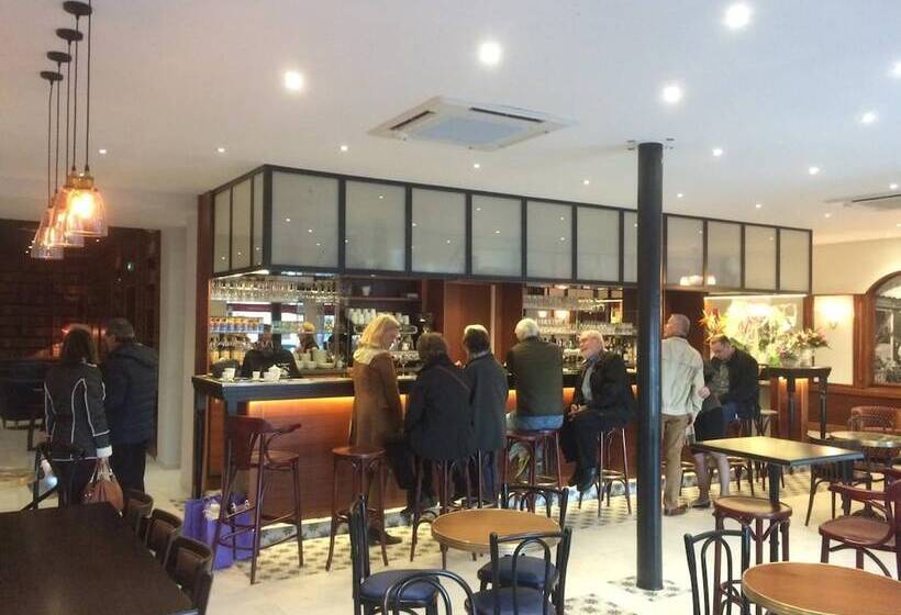 בית מלון כפרי La Regence